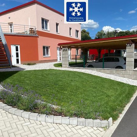 Apartmany Krupka エクステリア 写真
