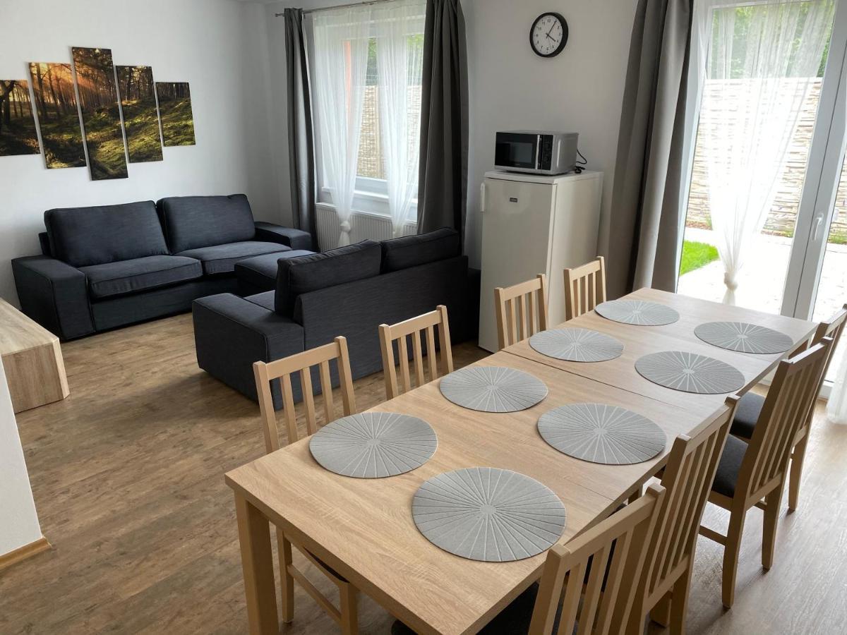 Apartmany Krupka エクステリア 写真