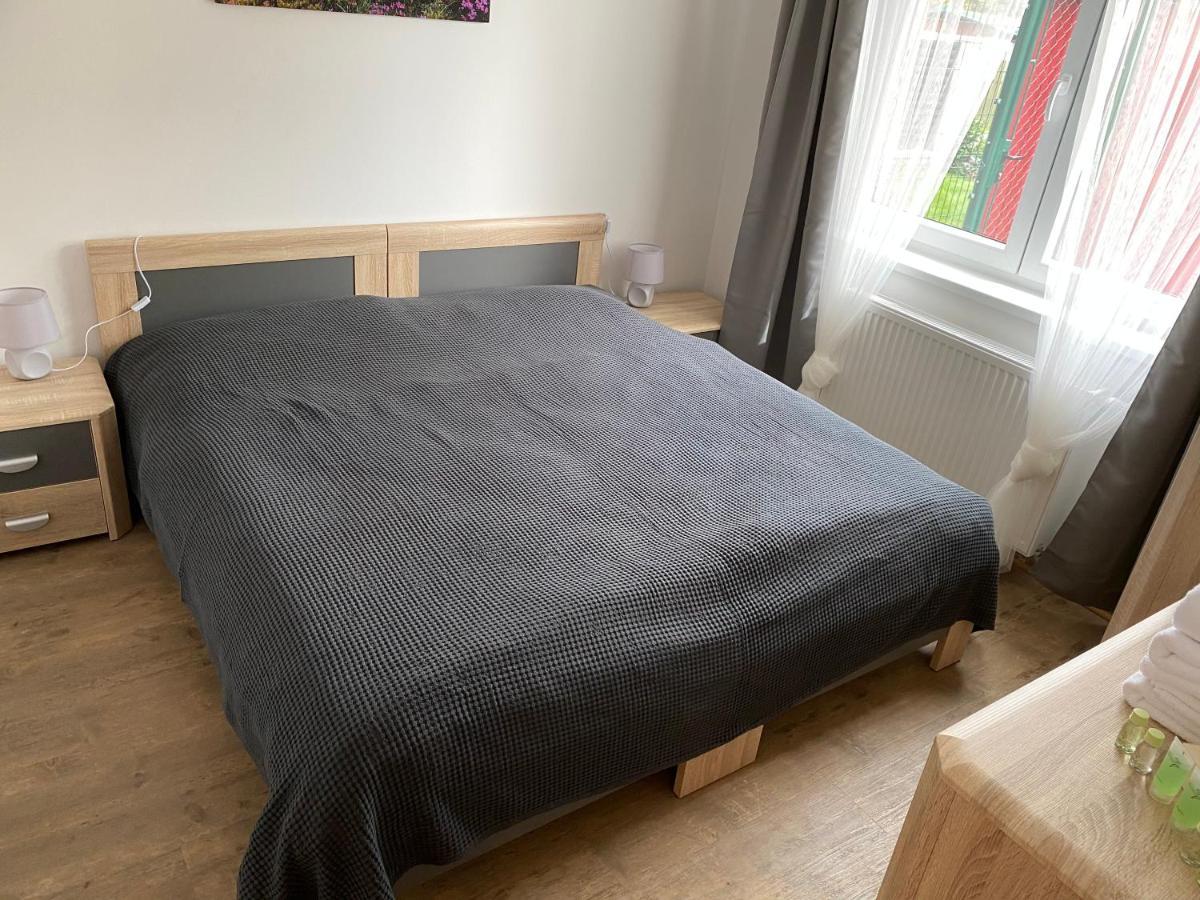 Apartmany Krupka エクステリア 写真