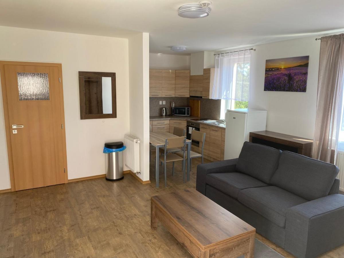 Apartmany Krupka エクステリア 写真