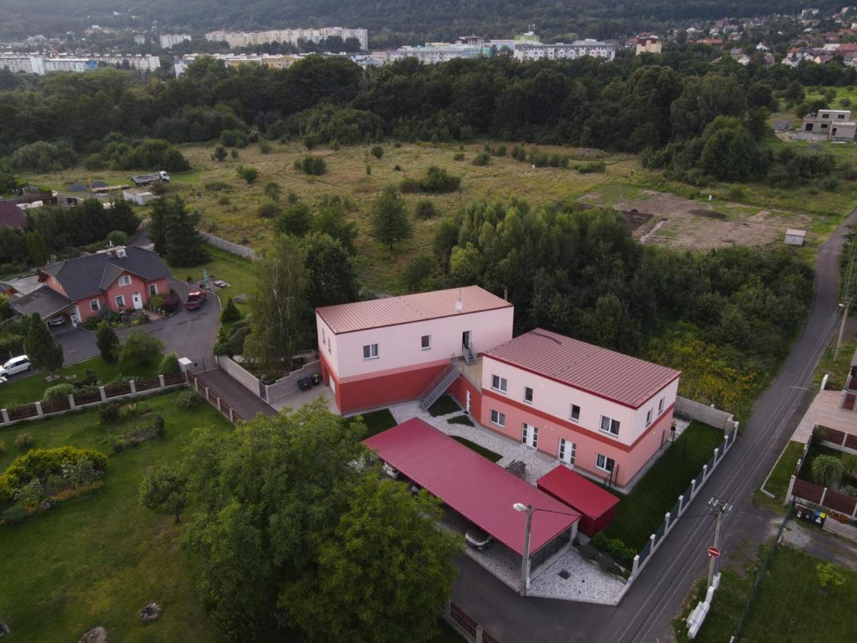 Apartmany Krupka エクステリア 写真