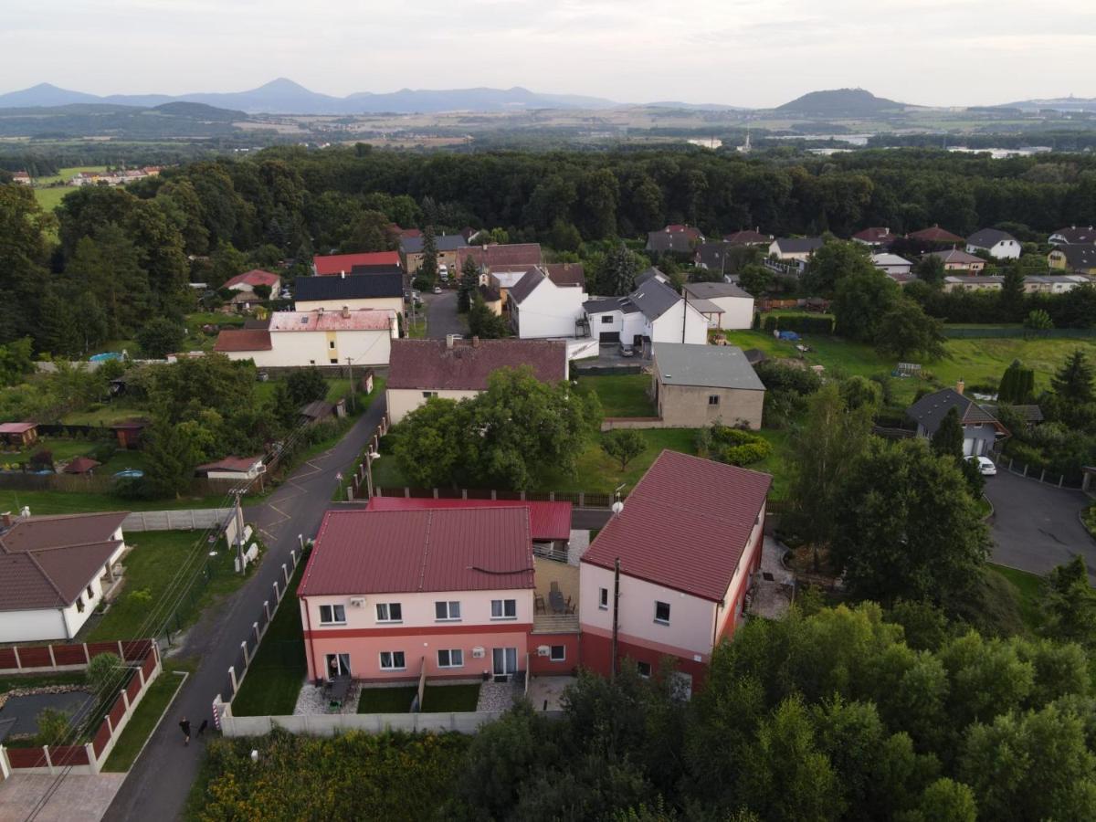 Apartmany Krupka エクステリア 写真