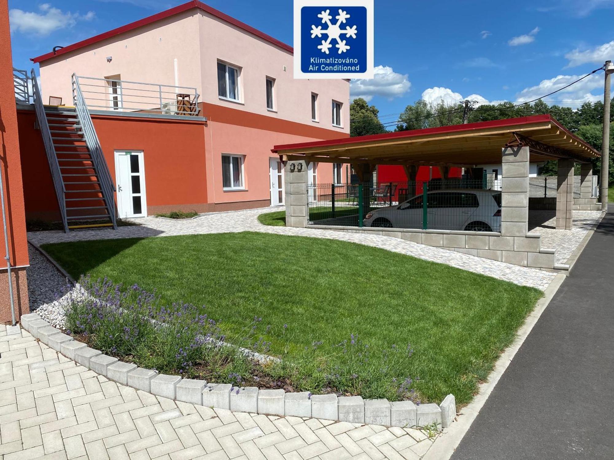 Apartmany Krupka エクステリア 写真